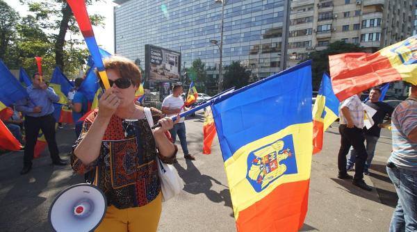 sindicalistii ies in strada ca sa faca treaba guvernului si a csat