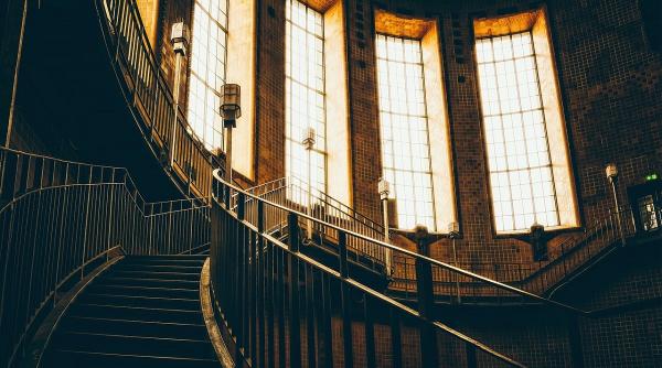 balustrade din sticla vs balustrade din inox