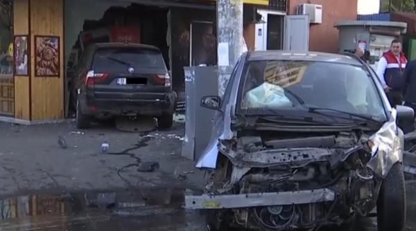 accident in bucuresti cu trei masini una a lovit o patiserie