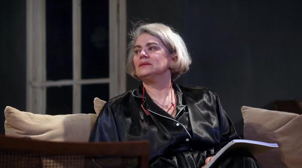 in premiera in romania casa de la tara de donald margulies o poveste de familie despre succes si ratare