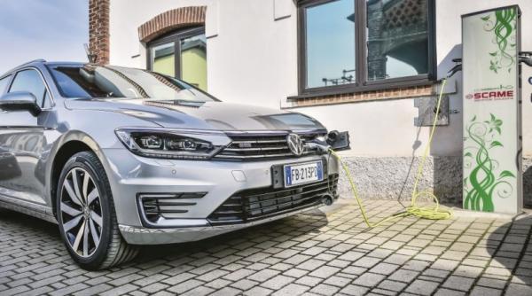 pauza la megane electric si mach e