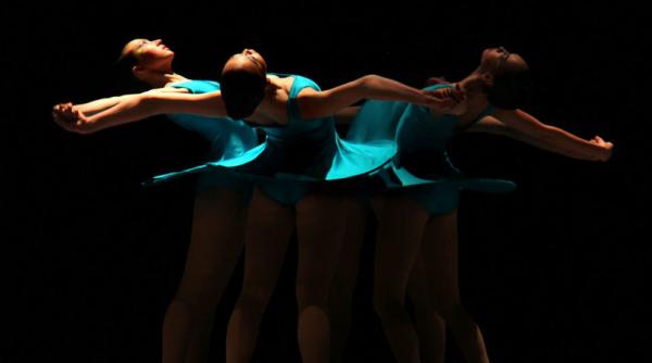 gala dans in jurul lumii si flashmob pentru a marca 40 de ani de cand se celebreaza ziua internationala a dansului