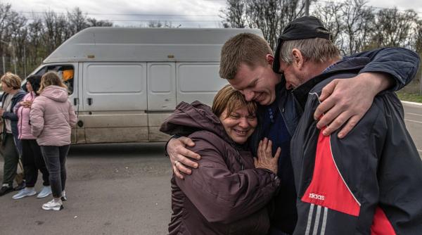 aproape 500 de civili au fost evacuati din mariupol anunta autoritatile ucrainene