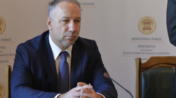 Ce-i recomandă pe un notar public, un procuror și un ex-funcționar parlamentar să facă parte din Curtea Constituțională a României