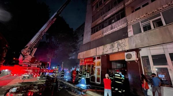 politistii si procurorii fac cercetari in cazul incendiului din ferentari