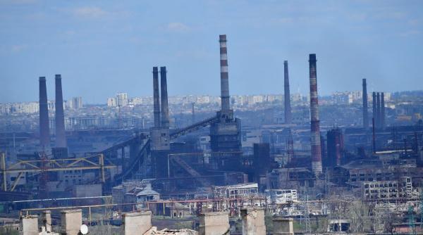 Evacuarea luptătorilor ucraineni din oțelăria Azovstal. Aceștia ar putea fi repatriați
