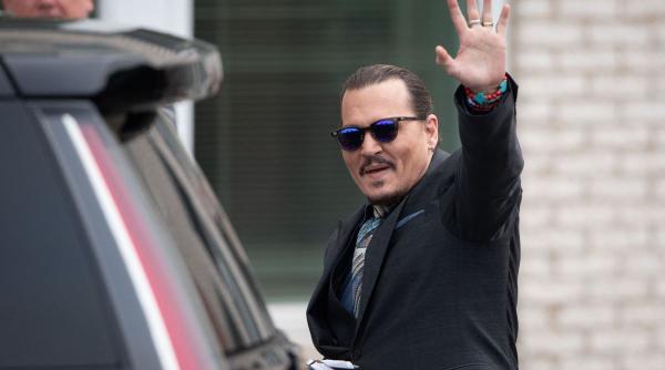 johnny depp a castigat procesul de defaimare actorul va primi despagubiri de 15 milioane de dolari din partea lui amber heard