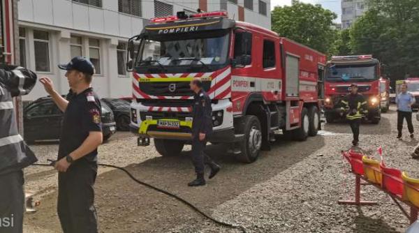incendiu la spitalul de copii sfanta maria din iasi se deplaseaza mai multe autospeciale de interventie