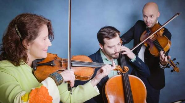 trio petre pe scena ateneului roman