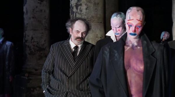 eveniment exceptional la sala mare a nationalului iesean antonin artaud familia cenci dupa shelley si stendhal in regia lui silviu purcarete