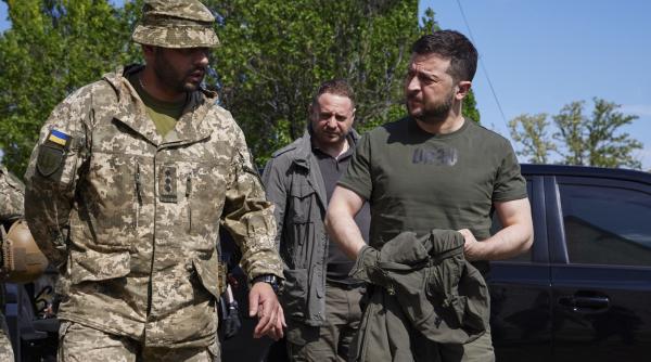 zelenski intre bombele rusilor si sinuciderea politica