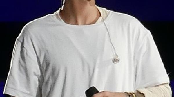 justin bieber isi amana toate concertele programate in etapa nord americana a turneului sau mondial