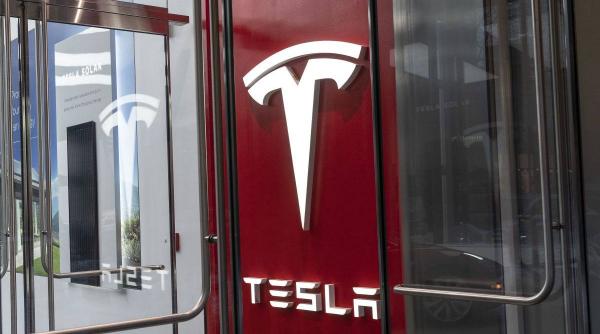 tesla anunta o reducere a numarului de angajati cu 3 5