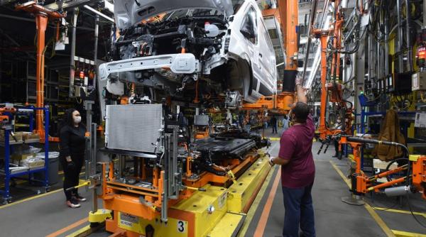 audi construieste o fabrica de motoare pentru masini electrice in ungaria