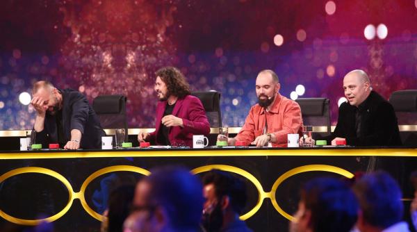 un american venit tocmai din ohio i a surprins pe juratii de la stand up revolution in noua editie a show ului de duminica aceasta de la 21 00 sunt om de stiinta si comediant in acelasi timp