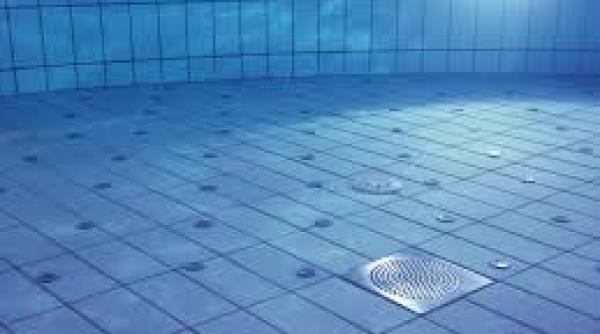 un tanar de 26 de ani a murit inecat intr o piscina din pitesti