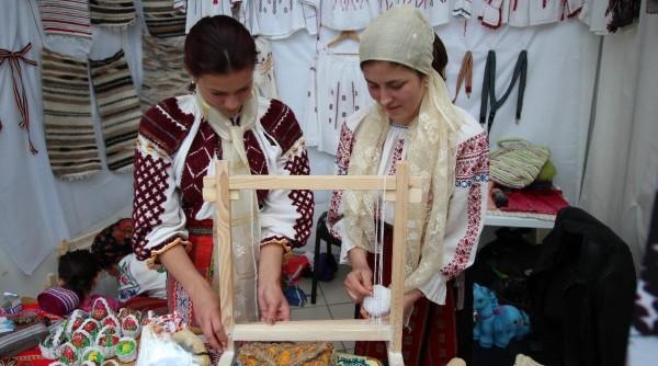 ateliere de cusut tabere de vara si scoala internationala pentru refugiatii ucraineni prin asociatia grund