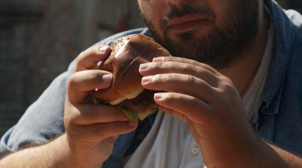 slabeste inteligent iti trebuie minte multa mancare putina si miscare