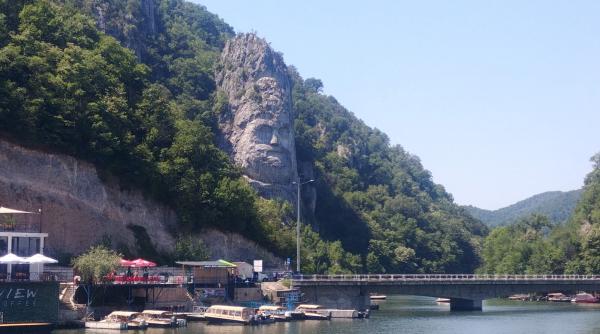 noutate in turism croaziere la clisura dunarii sub capul lui decebal
