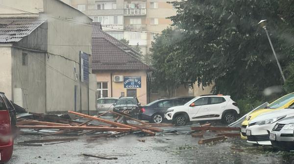cod rosu de ploi torentiale vijelii si grindina in mai multe localitati din judetul valcea