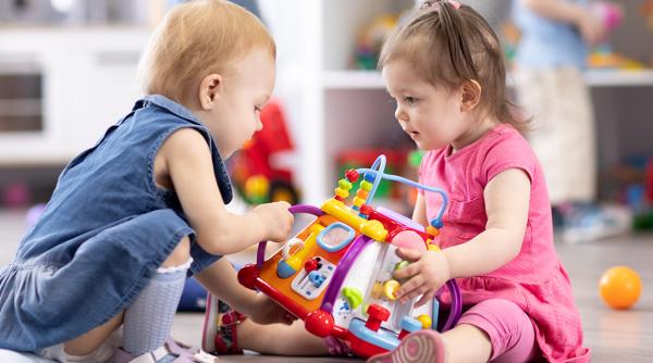 jucariile interactive de nelipsit pentru copii inteligenti si echilibrati