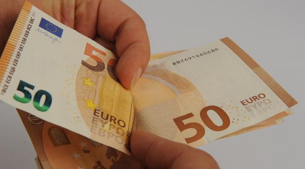 restaurantele ar aduce mai multi bani la stat daca s ar putea plati in valuta si daca s ar reglementa bacsisul