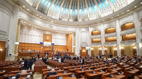 primul lot de fosti parlamentari si a recuperat in instanta pensiile anulate