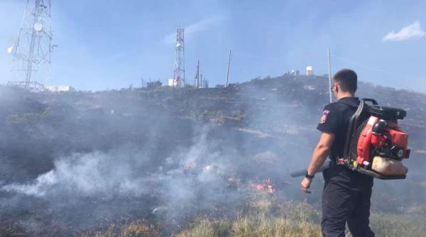 incendiu de vegetatie pe muntele gaina