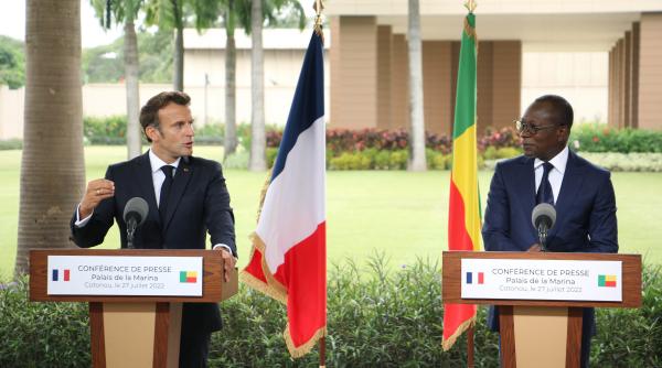 rusia sua si franta se bat pe africa