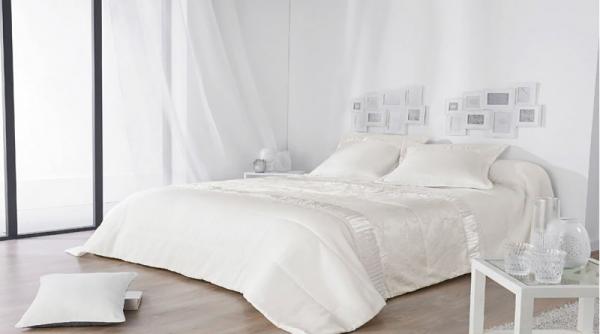 p unde gasesti cuvertura pat si alte decoratiuni la traget