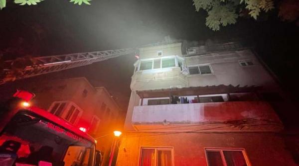 incendiu intr un bloc din bucuresti zeci de persoane evacuate trei au primit ingrijiri medicale