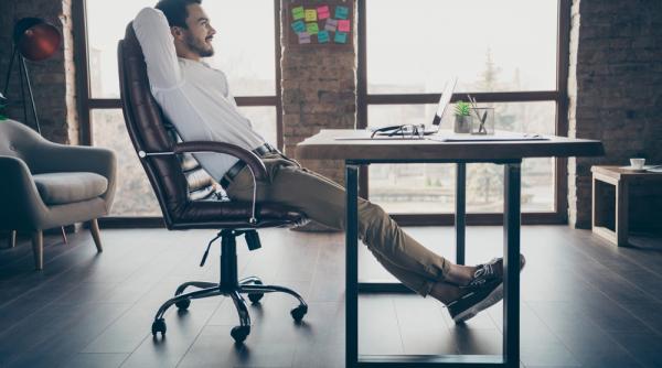 cum sa alegi corect scaunul de birou 3 sfaturi si produse recomandate