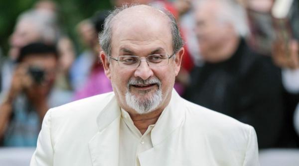 barbatul care l a atacat pe salman rushdie acuzat de tentativa de crima de gradul doi