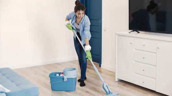 cum sa cureti eficient pardoseala in functie de tipul de suprafata