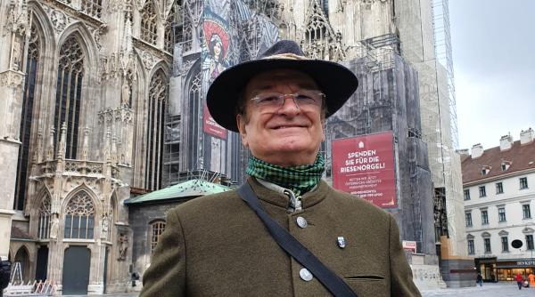 povestea petrolistului care face colectie de glume din popor de 40 de ani