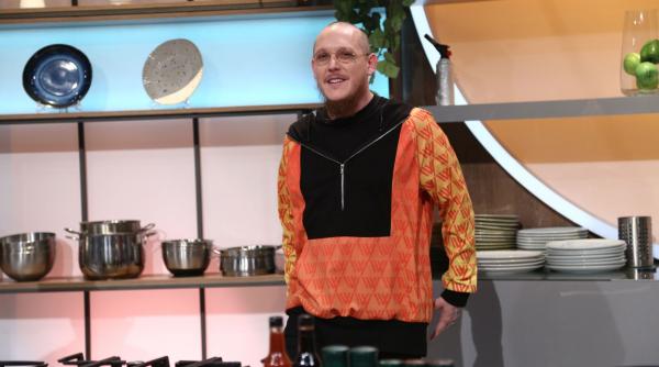 florin ristei si iubita lui naomi monica birladeanu si alte vedete vin sa gateasca la chefi la cutite