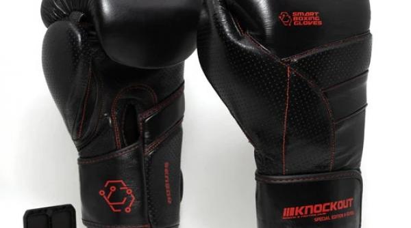 vedetele isi testeaza forta cu manusile de box inteligente de la knockout