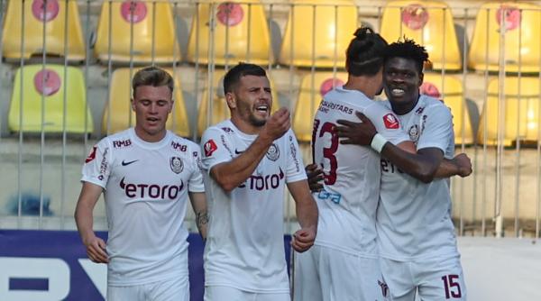 cfr cluj si fcsb singurele reprezentante ale noastre in cupele europene deja gafaie si fac pasi gresiti in campionat granzii nu se regasesc