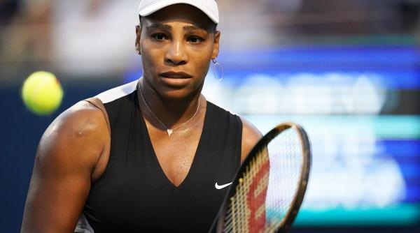 serena williams isi amana retragerea cu o victorie in primul tur la us open