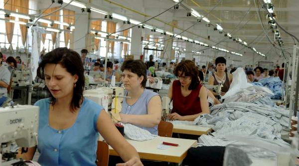 costul orar al fortei de munca a crescut cu 11 76 in trimestrul ii din 2022