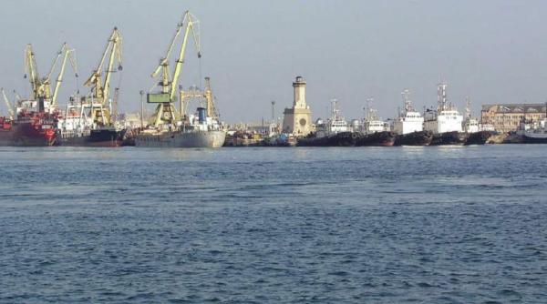 Mai multe porturi la Marea Neagră au fost închise din cauza vremii nefavorabile