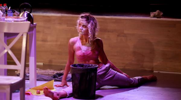 in luna septembrie te asteptam la o noua serie de performance uri teatrelli