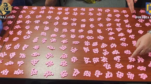 7 traficanti de droguri prinsi in flagrant cand vindeau mii de pastile de ecstasy in brasov