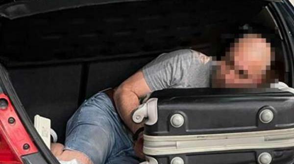 urmarit general voia sa treaca granita in portbagajul unei masini cum l au prins vamesii