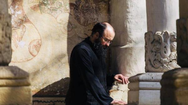 preotul visarion alexa plasat sub control judiciar dupa ce o femeie l a acuzat de agresiune sexuala