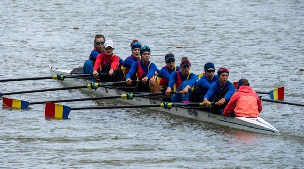 echipajul de 8 1 feminin calificat in finala campionatului mondial de canotaj
