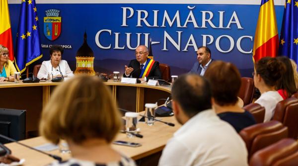 primaria digitalizata a lui emil boc toaca aproape un milion de lei pe produse de papetarie si birotica