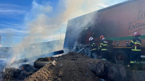 incendiu vegetatie uscata extins la o remorca in tulcea