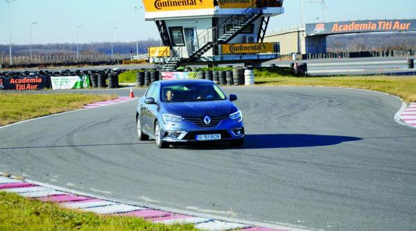 spectator izbit de o masina la o cursa auto organizata pe un aerodrom din vatra dornei