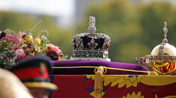 10 reguli care nu se aplica familiei regale britanice